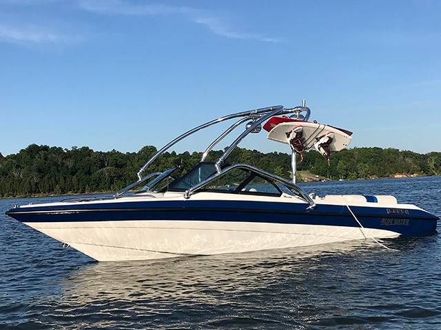 1999 Bluewater Mirage with an Airborne 2.0 Wakeboard Tower, photo 1 of 4