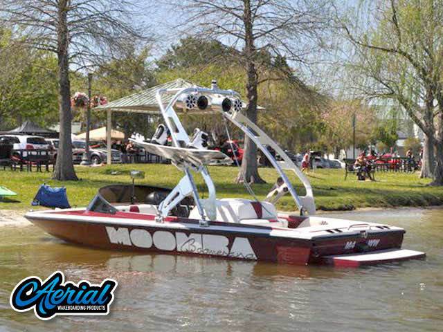 1999 Moomba Boomerang with a FreeRide Wakeboard Tower