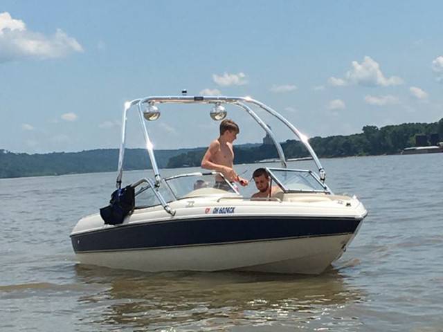 1999 Stingray 190 with an Airborne 2.0 Wakeboard Tower, photo 2 of 2