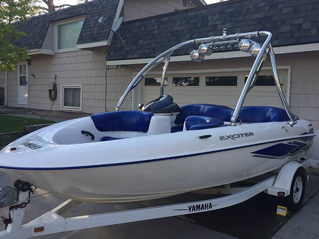 1999 Yamaha Exciter with an Ascent 2.0 Wakeboard Tower, photo 1 of 3