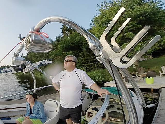 2000 Bayliner 1850 Capri LX with an Ascent 2.0 Wakeboard Tower, photo 2 of 6
