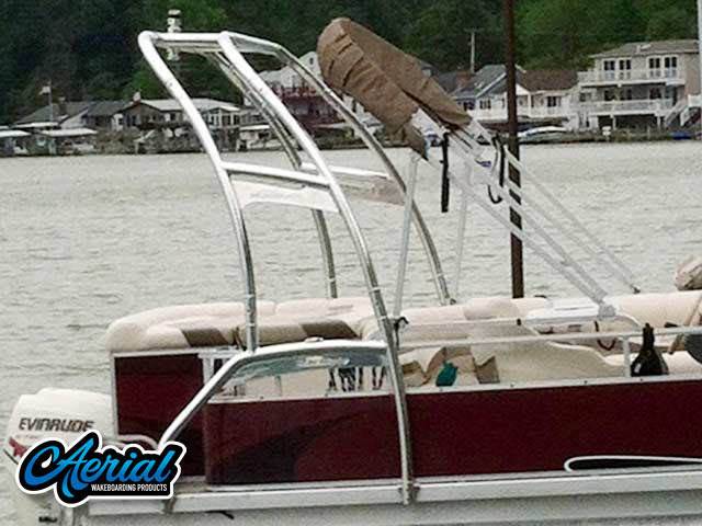 2000 Bennington 2575LX with a F250 Pontoon Tower wakeboard tower, photo 2 of 6