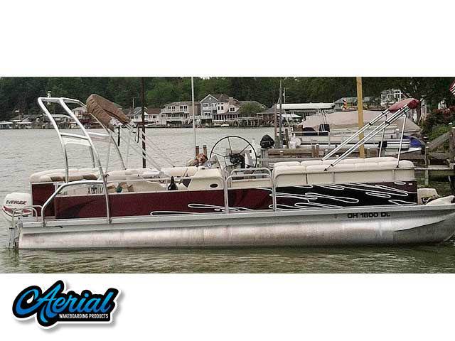 2000 Bennington 2575LX with a F250 Pontoon Tower wakeboard tower, photo 3 of 6