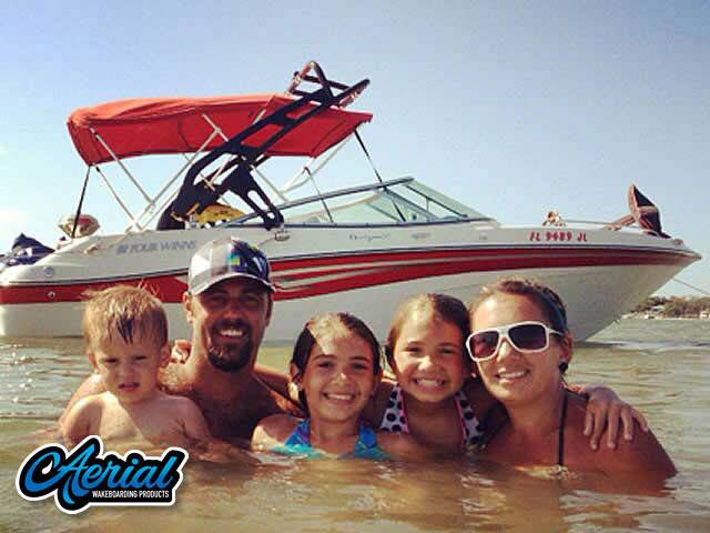 2000 Four Winns 210 horizon with a FreeRide Wakeboard Tower, photo 2 of 5