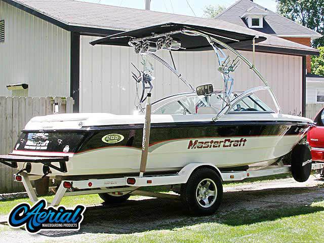 2000 MasterCraft Pro-Star 205 with an Assault Wakeboard Tower, photo 1 of 3