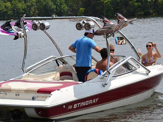 2000 Stingray 200LX with an Airborne 2.0 Wakeboard Tower, photo 3 of 6