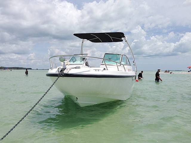 2001 Boston Whaler Ventura 21 with a FreeRide Wakeboard Tower, photo 3 of 7