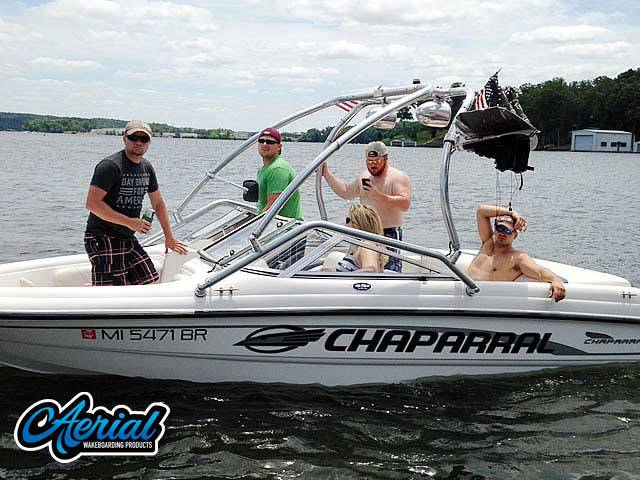 2001 Chaparral 180 SSE with an Airborne 2.0 Wakeboard Tower, photo 1 of 8
