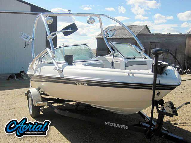2001 Four Winns Horizon 170 with an Airborne 2.0 Wakeboard Tower, photo 3 of 3