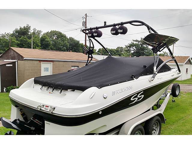 2001 Four Winns Horizon 200 with an Assault Wakeboard Tower, photo 1 of 51