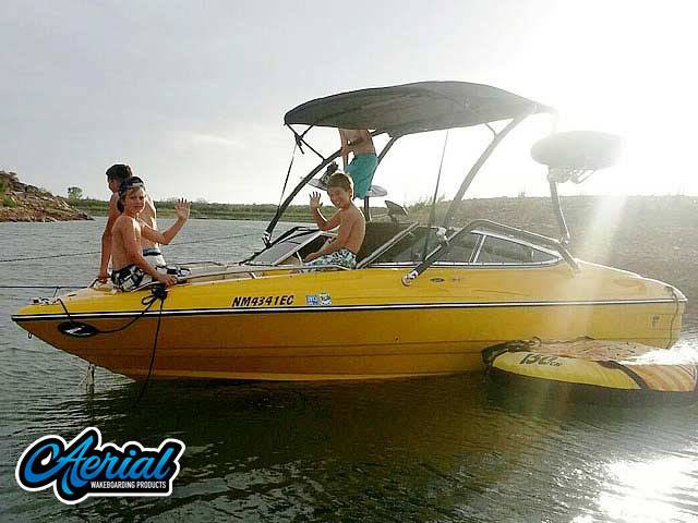 2001 Mariah Z212 with an Airborne 2.0 Wakeboard Tower, photo 2 of 10