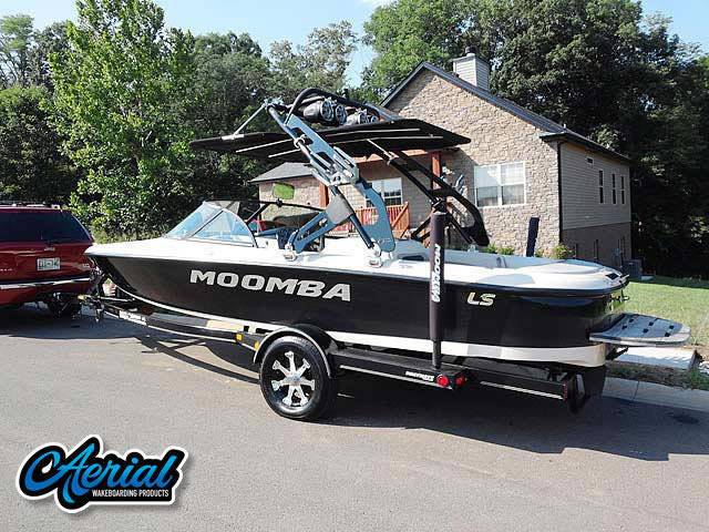 2001 Moomba Outback LS with a FreeRide Wakeboard Tower, photo 1 of 5