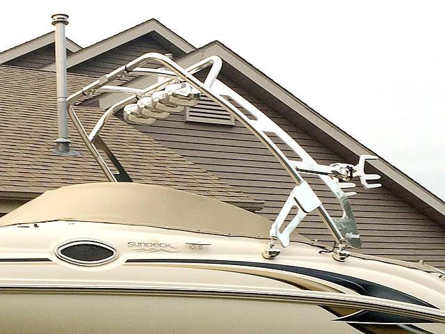 2001 Sea Ray Sundeck with a FreeRide Wakeboard Tower, photo 2 of 4