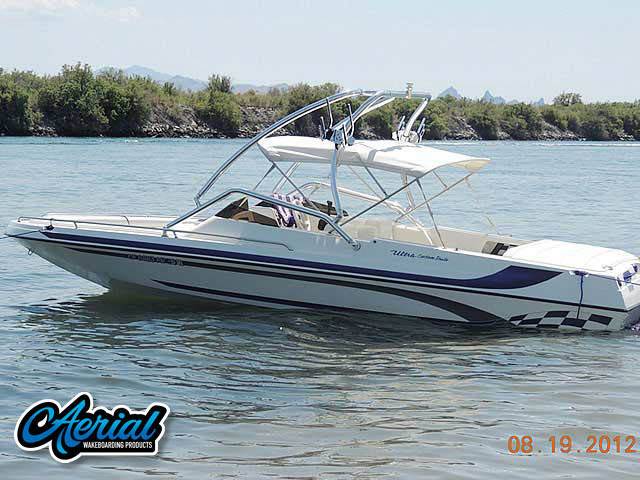 2001 Ultra Custom 21' with an Airborne 2.0 Wakeboard Tower, photo 2 of 2