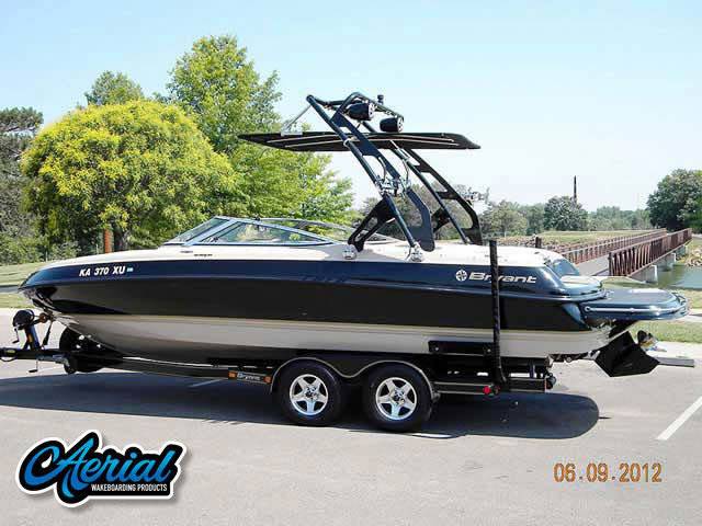 2002 Bryant 232 with a FreeRide Wakeboard Tower, photo 1 of 5