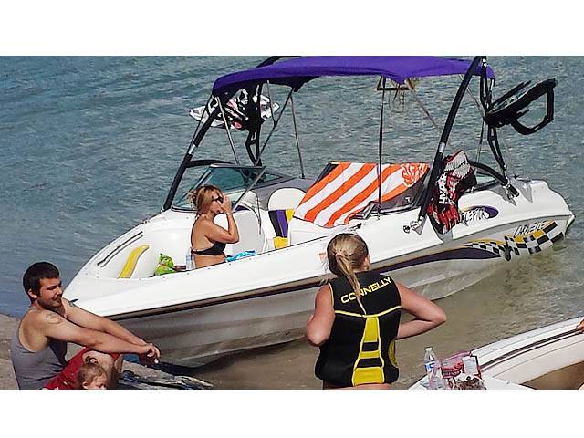 2002 Caravelle Interceptor 232 with an Assault Wakeboard Tower, photo 3 of 4