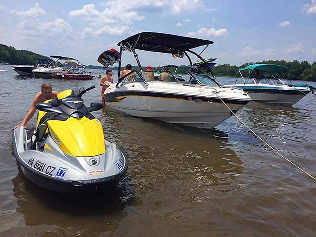 2002 Chaparral 196 SSI with an Airborne 2.0 Wakeboard Tower, photo 2 of 3