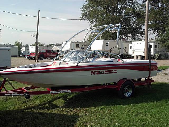 2002 Moomba Outback LS with an Airborne 2.0 Wakeboard Tower, photo 1 of 6