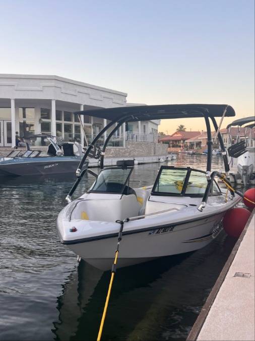 2002 Sanger v210 with an Airborne 2.0 Wakeboard Tower, photo 3 of 3