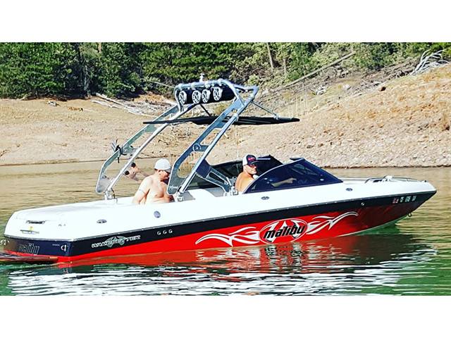 2003 Malibu Wakesetter VLX with a FreeRide Wakeboard Tower, photo 1 of 3