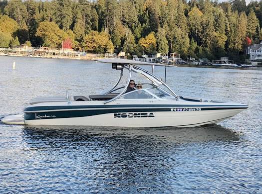 2003 Moomba Kamera with an Ascent 2.0 Wakeboard Tower, photo 3 of 8