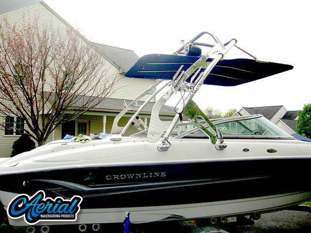 2004 Crownline 220 with a FreeRide Wakeboard Tower, photo 2 of 9