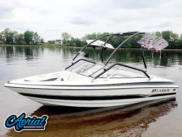 2004 Larson SEi 180 with an Airborne 2.0 Wakeboard Tower, photo 3 of 5