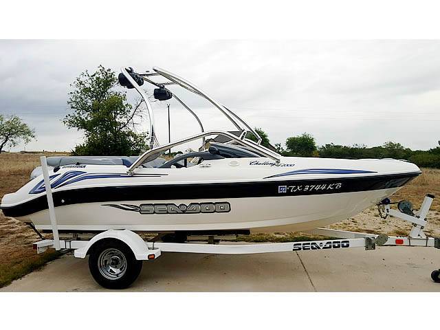 2004 Seadoo Challenger 2000 with an Airborne 2.0 Wakeboard Tower, photo 1 of 7