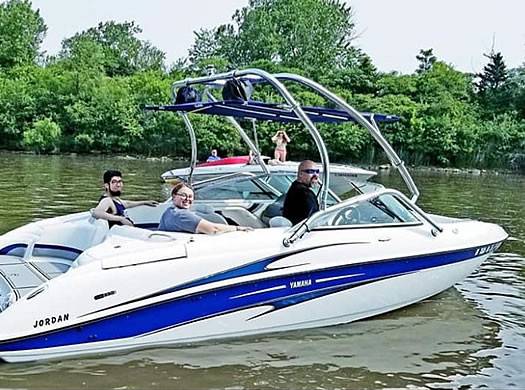 2004 Yamaha SX230 with an Airborne 2.0 Wakeboard Tower, photo 1 of 4