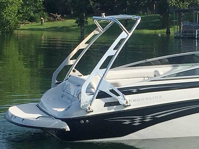 2005 Crownline 236 with a FreeRide Wakeboard Tower, photo 2 of 5