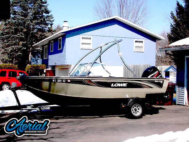 2005 Lowe Fish & Ski with an Ascent 2.0 Wakeboard Tower, photo 3 of 3