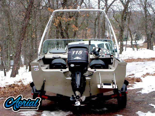 2005 Lowe Fish & Ski with an Ascent 2.0 Wakeboard Tower, photo 2 of 3