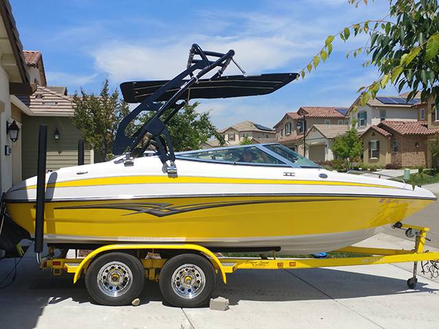 2005 Reinell with a FreeRide Wakeboard Tower