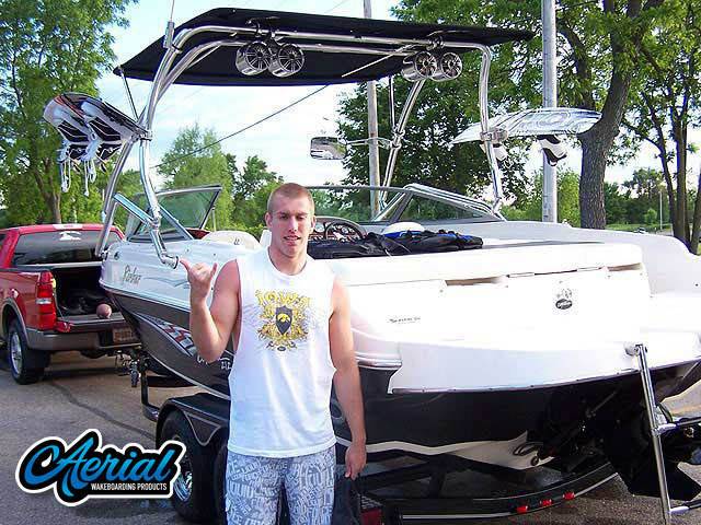 2005 Rinker with an Airborne 2.0 Wakeboard Tower, photo 2 of 3