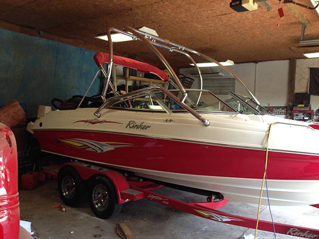 2005 Rinker Captiva 212 with an Airborne 2.0 Wakeboard Tower, photo 3 of 3