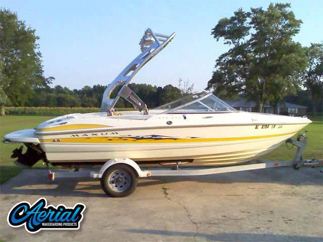 2006 Maxum with a FreeRide Wakeboard Tower, photo 1 of 2