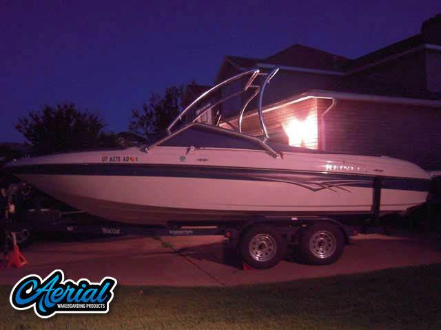 2006 Reinell/230 LSE/ with an Airborne 2.0 Wakeboard Tower, photo 2 of 3