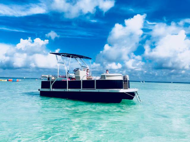 2006 Voyager Pontoon with a F250 Pontoon Tower wakeboard tower, photo 1 of 2