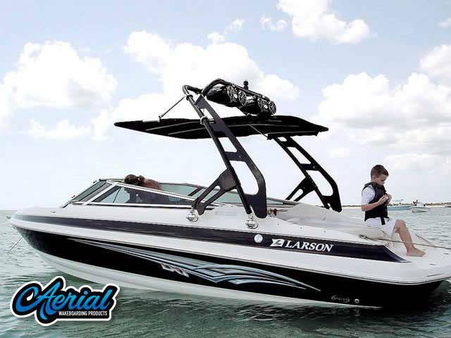2007 Larson 228 LXI with a FreeRide Wakeboard Tower, photo 1 of 5