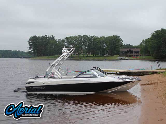 2007 Malibu Sunscape with a FreeRide Wakeboard Tower, photo 2 of 8
