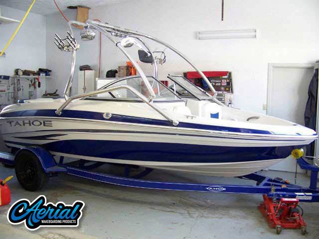 2008 Tahoe Q4 with an Airborne 2.0 Wakeboard Tower, photo 3 of 5