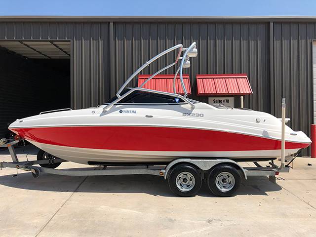2008 Yamaha SX230 with an Airborne 2.0 Wakeboard Tower, photo 1 of 4