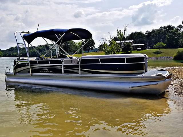 2011 Bennington Pontoon with a F250 Pontoon Tower wakeboard tower, photo 2 of 2
