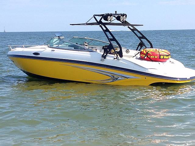 2013 Rinker 246 cc with a FreeRide Wakeboard Tower, photo 1 of 11
