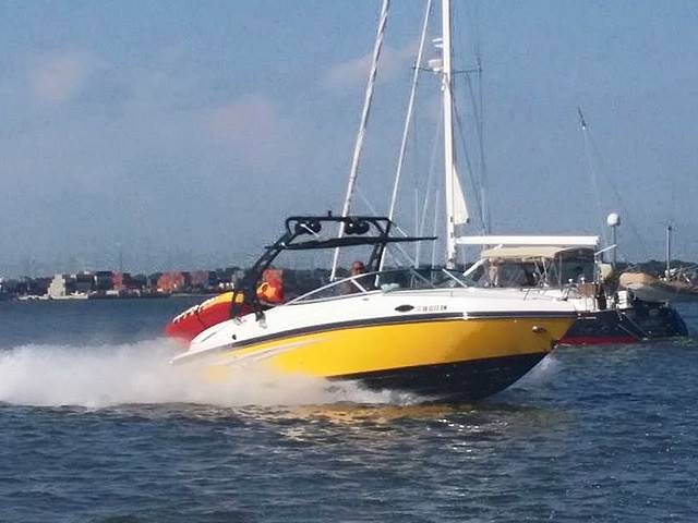 2013 Rinker 246 cc with a FreeRide Wakeboard Tower, photo 2 of 11