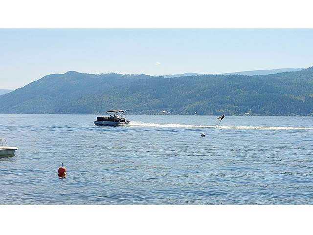 2014 Sweetwater Pontoon Boat with a F250 Pontoon Tower wakeboard tower, photo 3 of 4