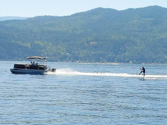 2014 Sweetwater Pontoon Boat with a F250 Pontoon Tower wakeboard tower, photo 2 of 4