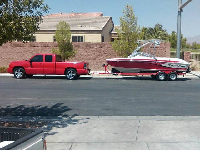 2014 Tahoe Q7i with an Airborne 2.0 Wakeboard Tower, photo 3 of 86
