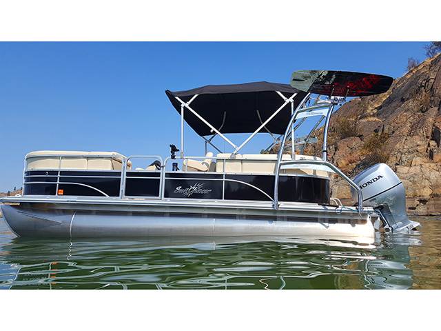 2017 SunChaser 8520 with a F250 Pontoon Tower wakeboard tower, photo 3 of 4