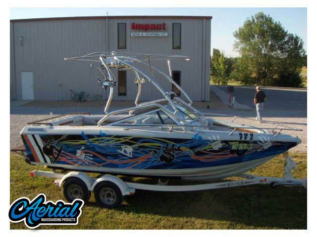 Celebrity 190 Bowrider with an Airborne 2.0 Wakeboard Tower, photo 1 of 4